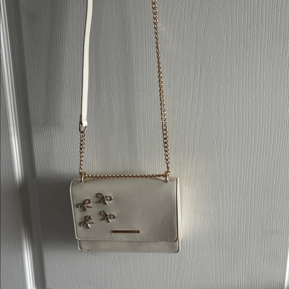 NWT Elegant Cream Aldi Shoulder Bag /crossbody with Gold Accents